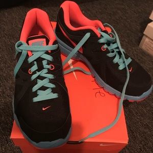 Nike shoes both athletic and stylish.